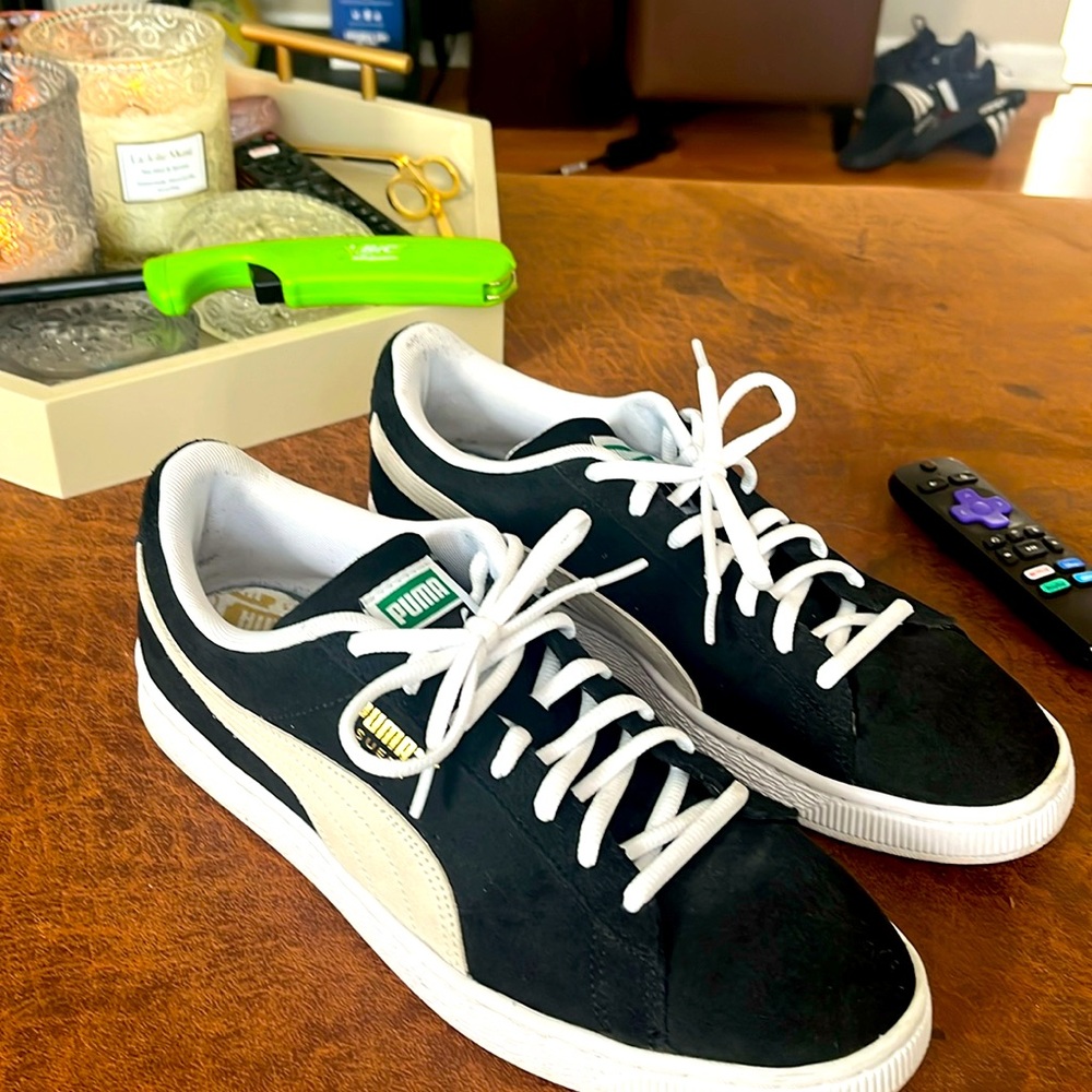 Black size 11 puma suede